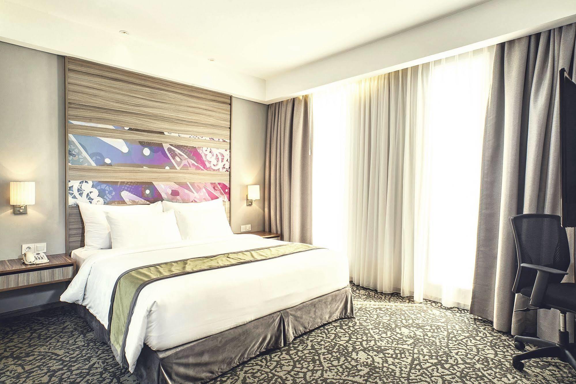 Hotel Grandhika Iskandarsyah Jakarta Exterior photo
