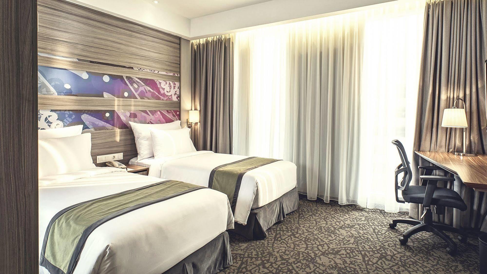 Hotel Grandhika Iskandarsyah Jakarta Exterior photo