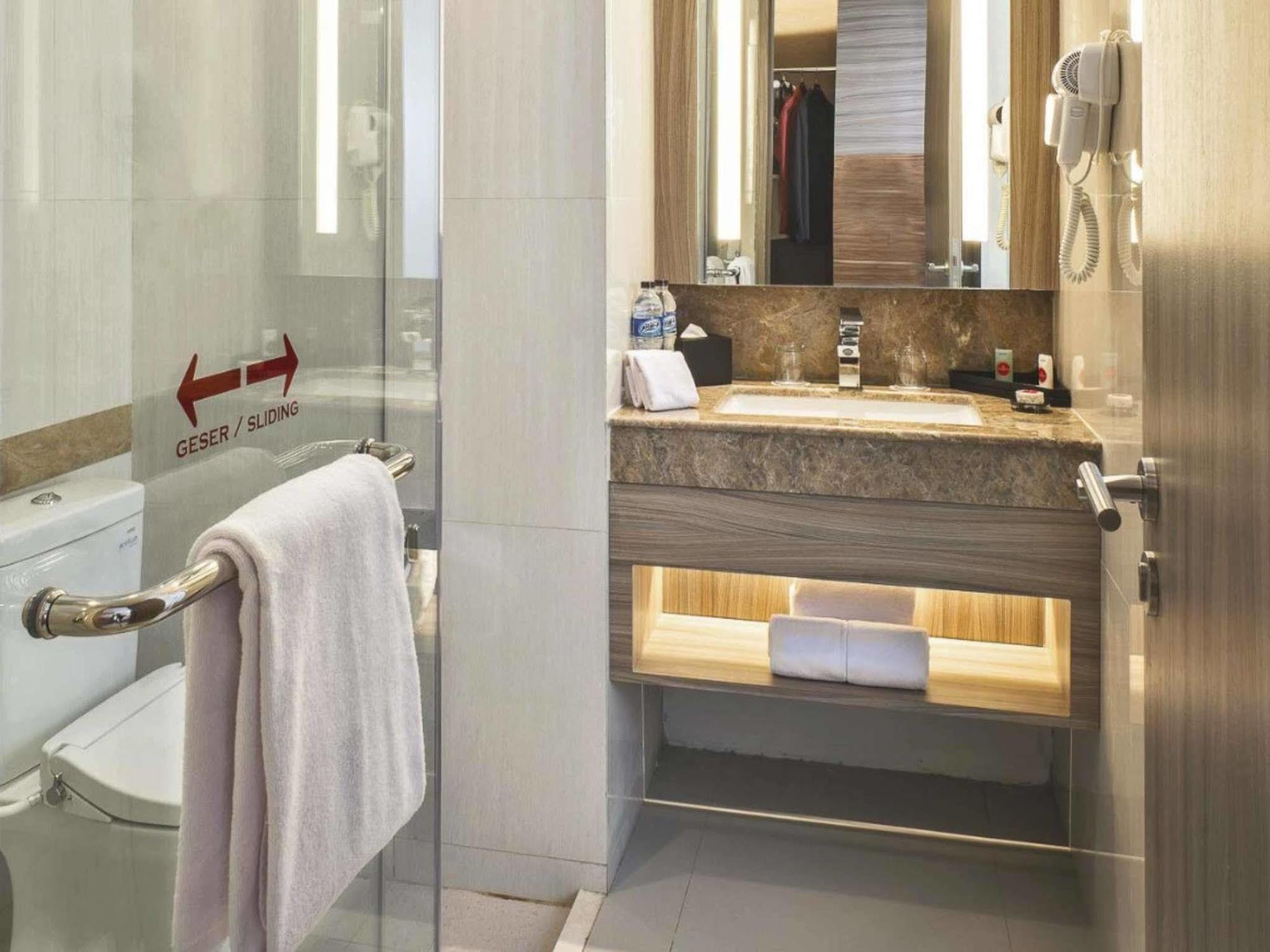 Hotel Grandhika Iskandarsyah Jakarta Exterior photo