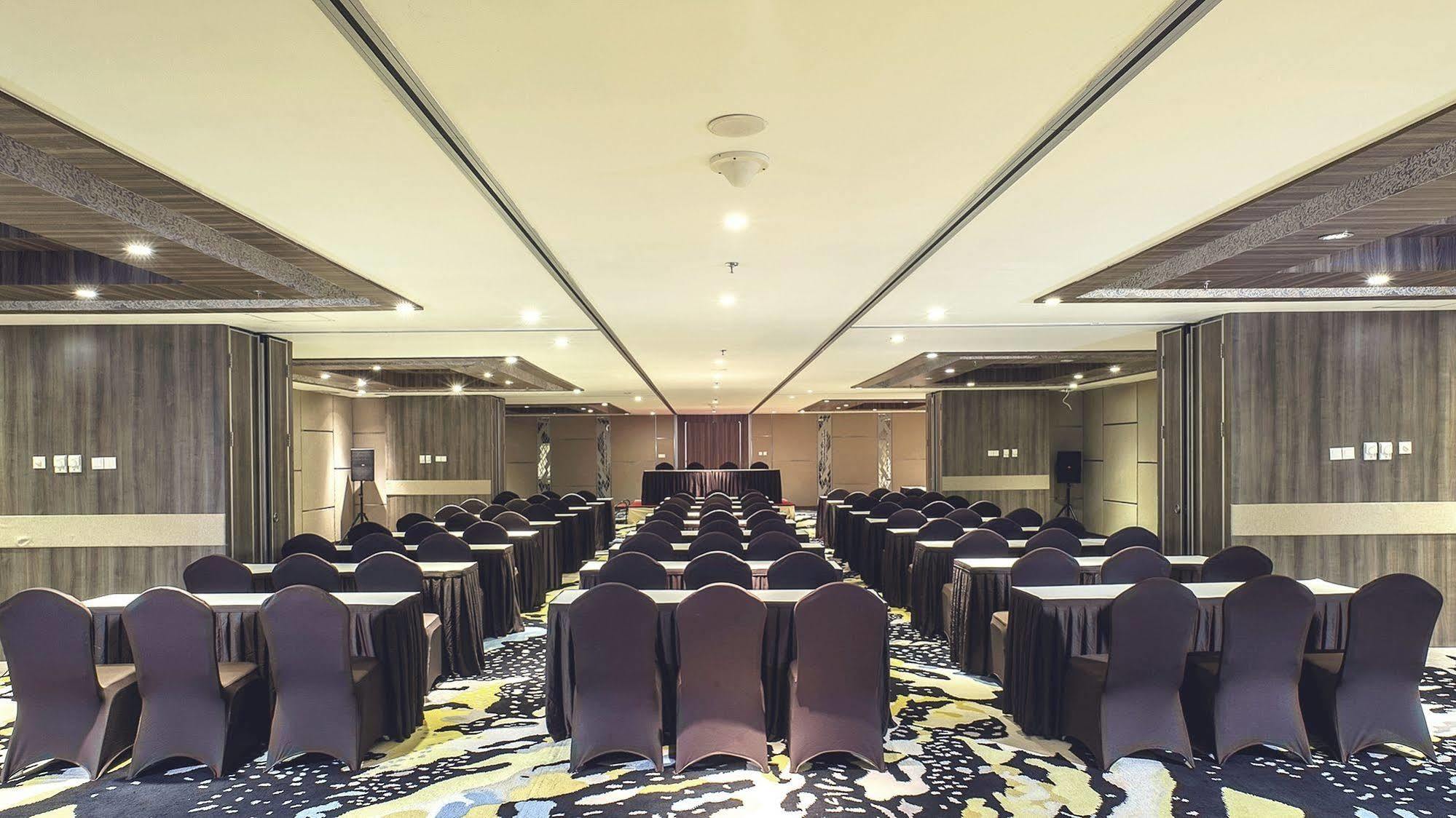 Hotel Grandhika Iskandarsyah Jakarta Exterior photo